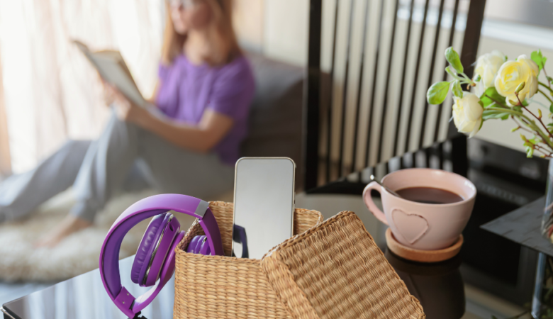 Αποσύνδεση και Επανασύνδεση: Ψηφιακή Αποτοξίνωση στις Γιορτές